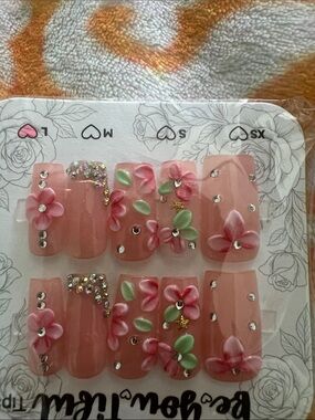 Gorgeous 3D flower Nails size large New.